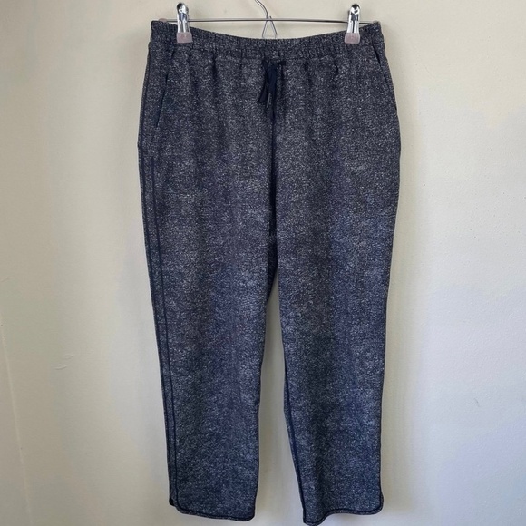 Lululemon Keep It Classic Crop White Noise Alpine White Black - Picture 6 of 11